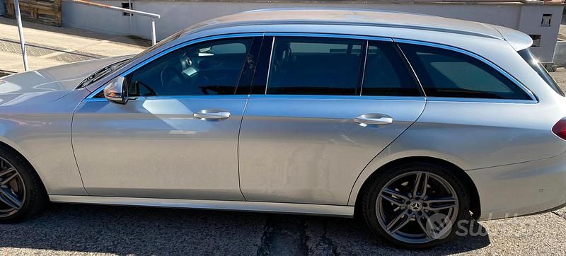 Usata Mercedes E220 Premium Plus 194 CV (142 kW) 2017 Argento Station wagon