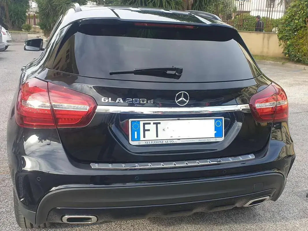 Usata Mercedes GLA200 Edition 136 CV (100 kW) 2019 Nero SUV