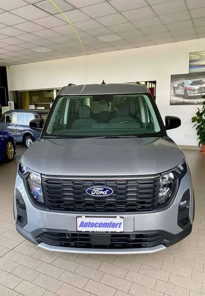 Usata Ford Tourneo Courier Active 125 CV (91 kW) 2024 Grigio Monovolume