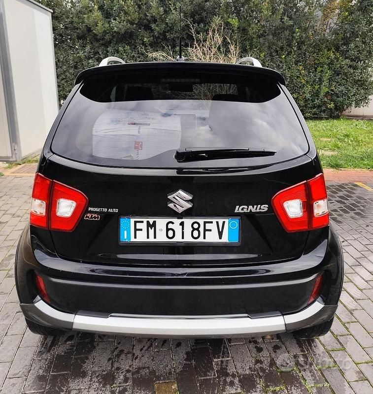 Second-hand Suzuki Ignis 90 CP (66 kW) 2018 Negru SUV