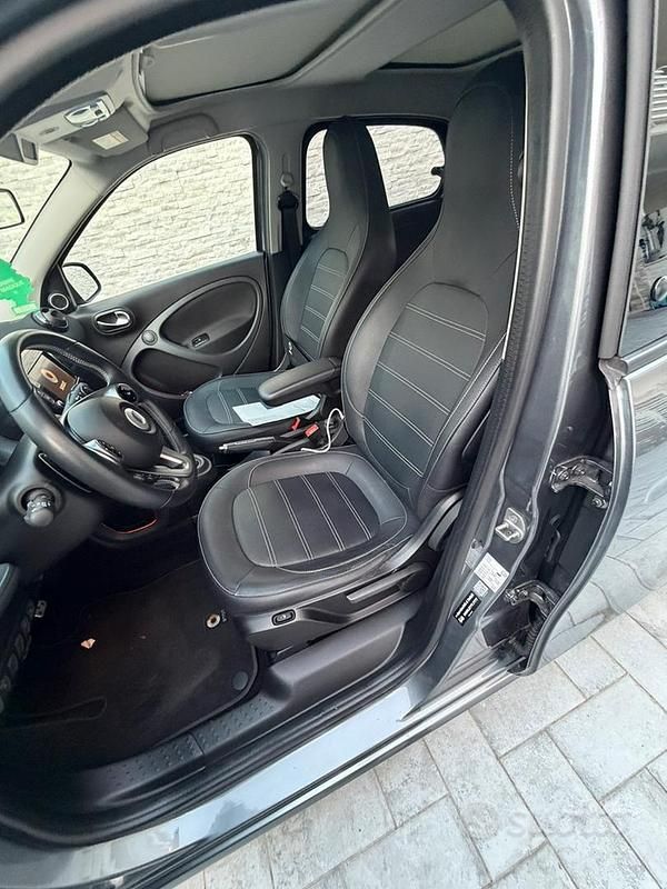 Usata Smart ForFour Brabus 90 CV (66 kW) 2019 Grigio Utilitaria