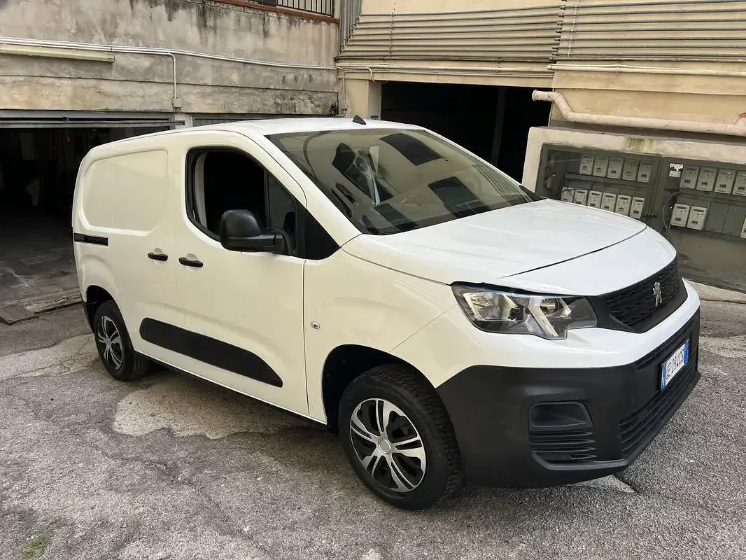 Usata Peugeot TePee Outdoor 109 CV (80 kW) 2021 Bianco Station wagon