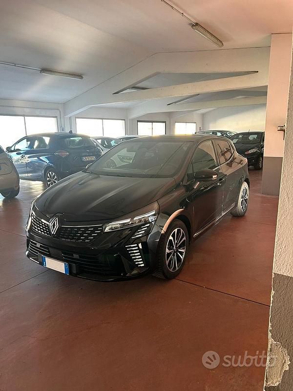 Usata Renault Clio V Techno 91 CV (66 kW) 2025 Nero Berlina