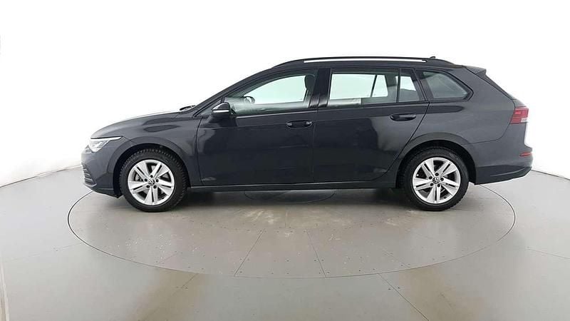 Usata VW Golf VIII Life 116 CV (85 kW) 2023 Grigio urano Station wagon