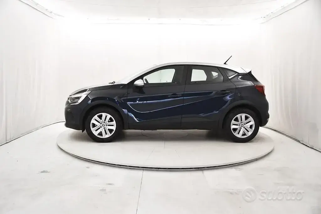 Usata Renault Captur Equilibre 143 CV (105 kW) 2023 Bluazzurro SUV