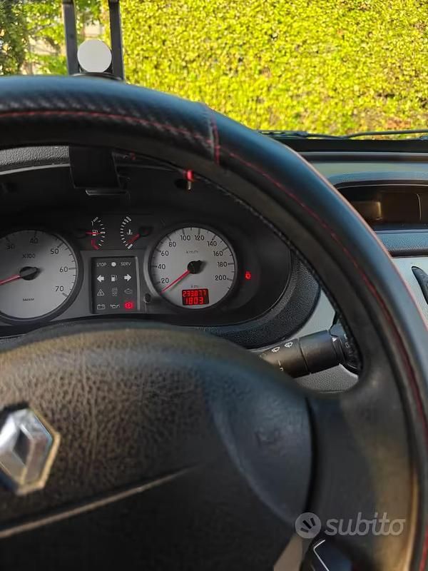 Usata Renault Kangoo 75 CV (55 kW) 2005 Grigio Monovolume