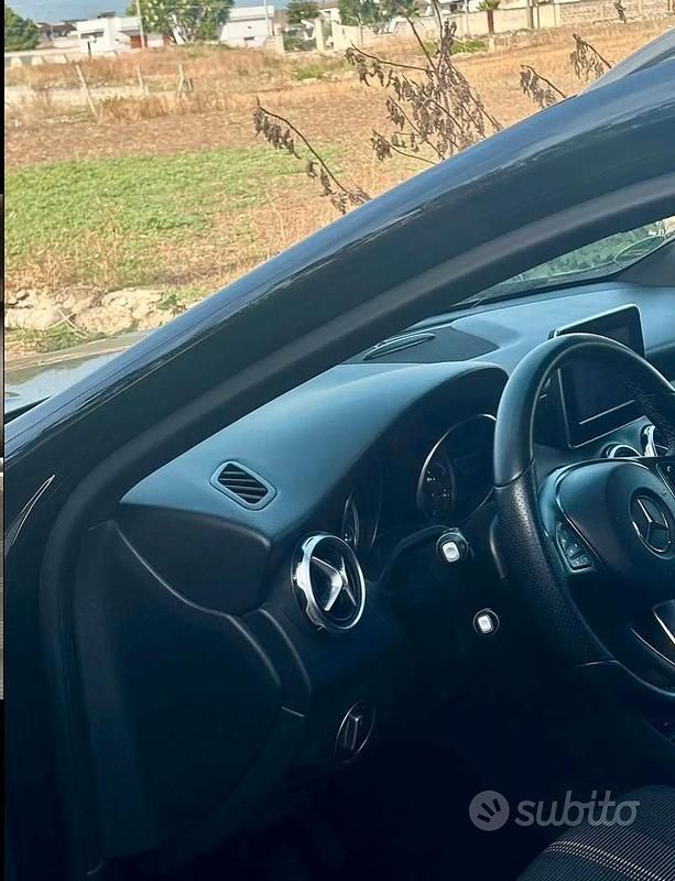 Usata Mercedes GLA200 Urban 136 CV (100 kW) 2017 SUV