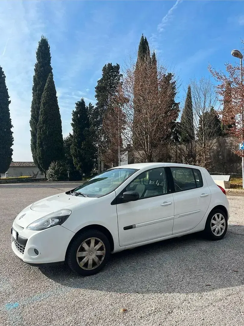 Usata Renault Clio 58 CV (42 kW) 2011 Bianco Utilitaria