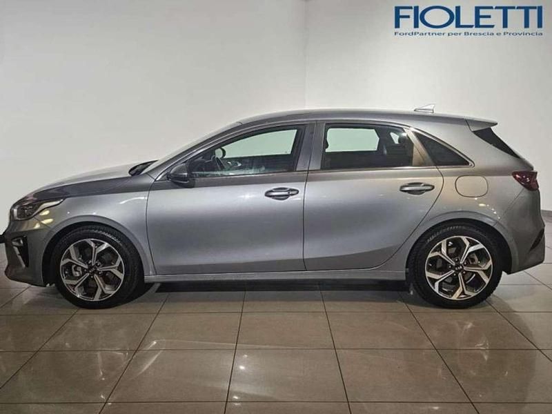 Begagnad Kia Ceed Style 95 HK (69 kW) 2022 Grå Halvkombi