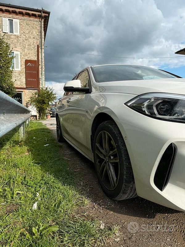 Usata BMW 116 M Sport 109 CV (80 kW) 2022 Bianco Utilitaria
