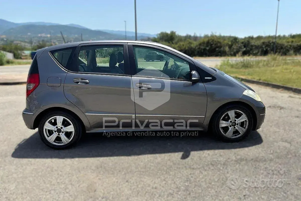 Usata Mercedes A180 Avantgarde 109 CV (80 kW) 2009 Grigio Utilitaria
