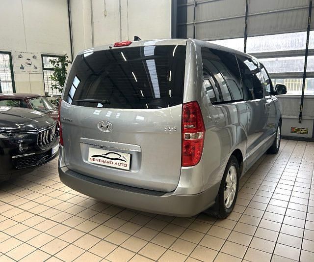 Usata Hyundai H-1 170 CV (125 kW) 2020 Grigio scuro Monovolume