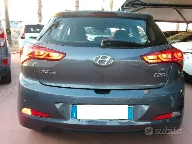 Usata Hyundai i20 Comfort 75 CV (55 kW) 2016 Grigio Berlina