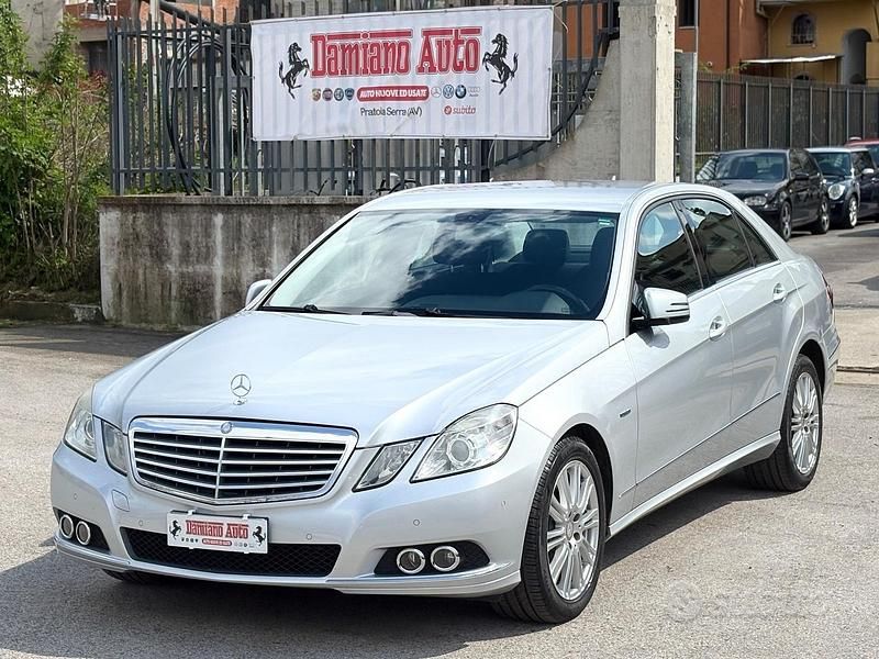 Usata Mercedes E250 Elegance 204 CV (150 kW) 2010 Grigio Berlina
