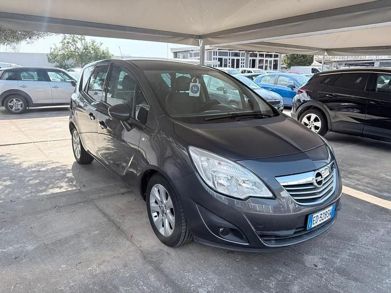 Usata Opel Meriva Cosmo 75 CV (55 kW) 2011 Grigio Monovolume