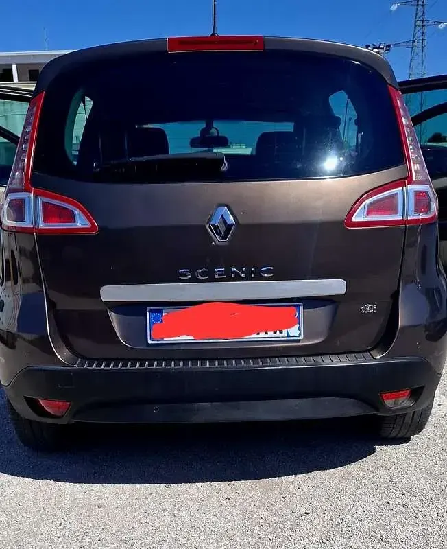 Usata Renault Scénic III 110 CV (80 kW) 2011 Monovolume