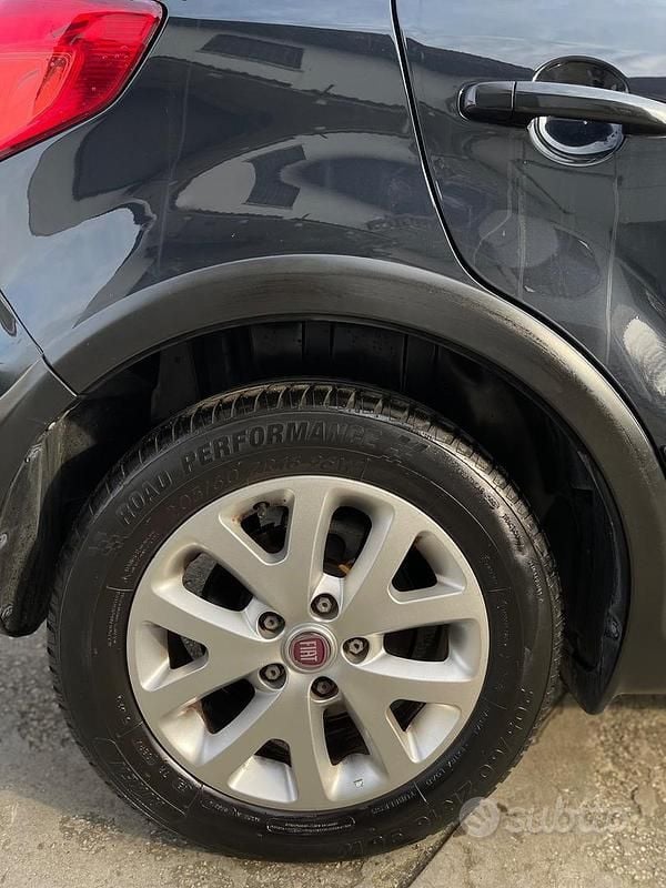 Usata Fiat Sedici Dynamic 120 CV (88 kW) 2013 Nero SUV