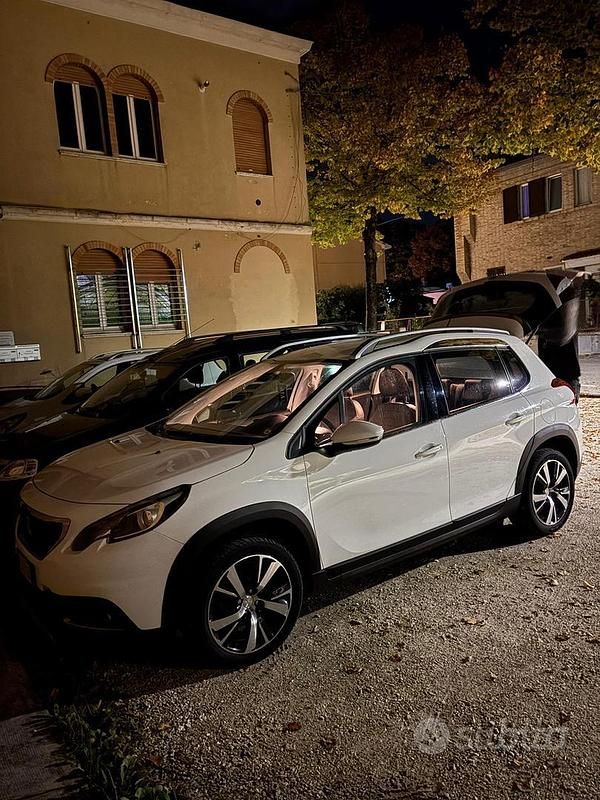 Usata Peugeot 2008 99 CV (72 kW) 2016 SUV