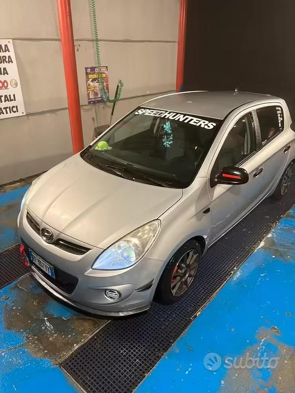 Usata Hyundai i20 78 CV (57 kW) 2010 Grigio Utilitaria