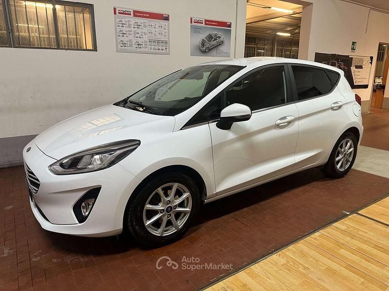 Bianco Usata 2017 Ford Fiesta Titanium Due volumi | 8500 € (Buon prezzo) - Immagine 1/4