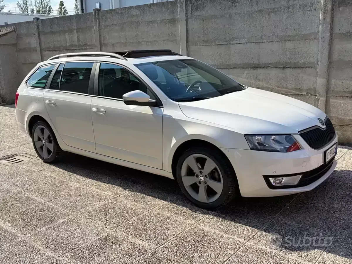 Usata Skoda Octavia Executive 150 CV (110 kW) 2016 Bianco Station wagon