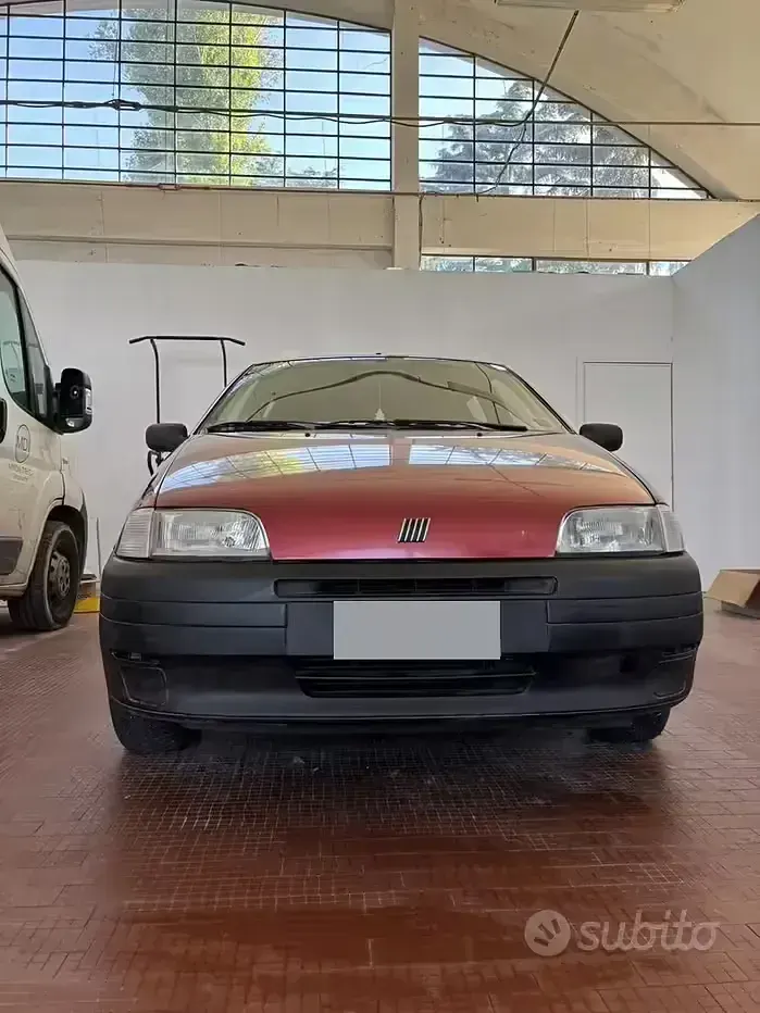 Usata Fiat Punto 54 CV (39 kW) 1994 Rosso Berlina
