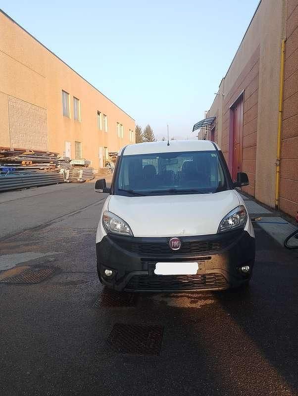 Usata Fiat Doblò Pop 95 CV (69 kW) 2016 Nero Monovolume