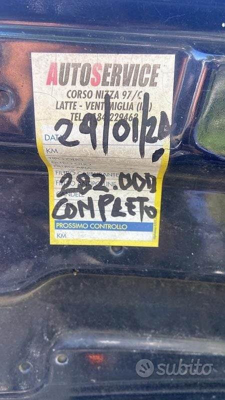 Nero Usata 2005 Audi A4 Tre volumi | 500 € (Super prezzo) - Immagine 1/4