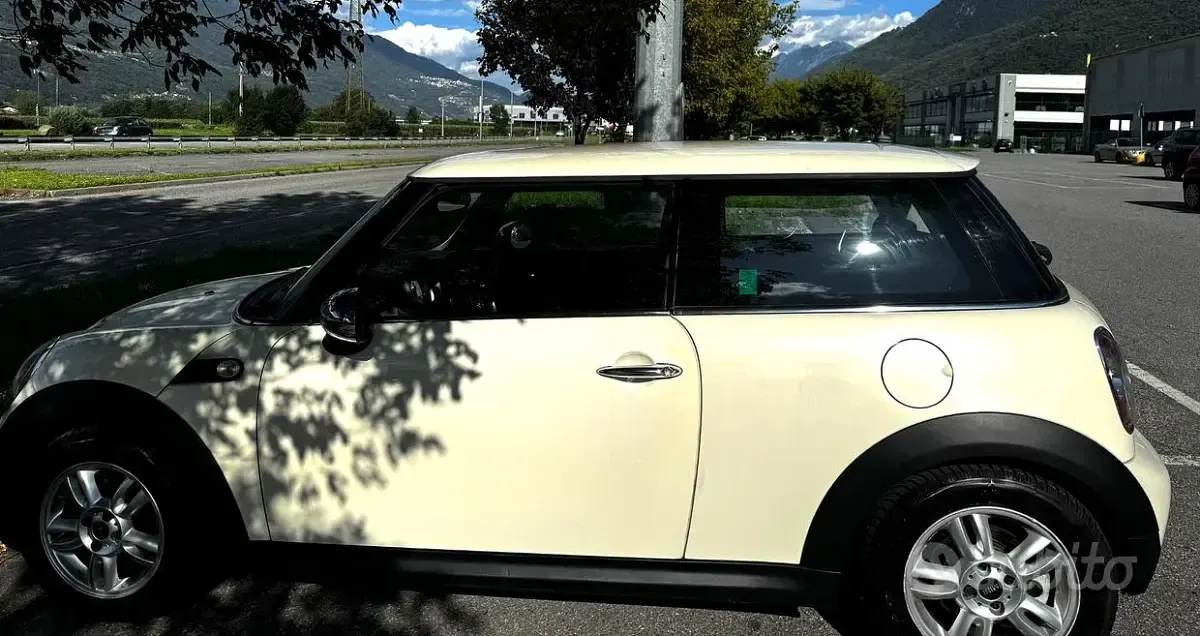 Usata Mini ONE 120 CV (88 kW) 2012 Bianco Utilitaria
