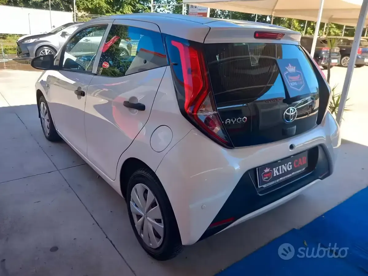 Usata Toyota Aygo Connect Style 72 CV (52 kW) 2020 Bianco Utilitaria