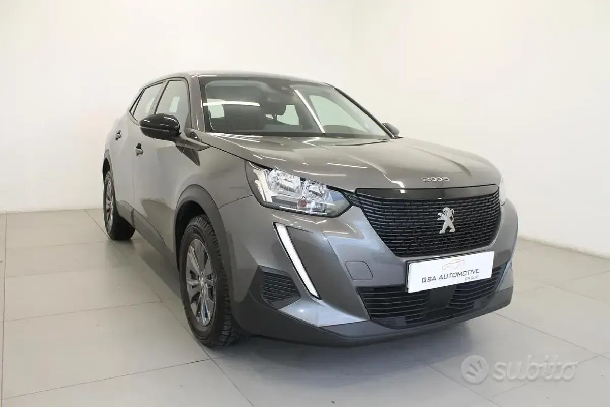 Usata Peugeot 2008 Active 110 CV (80 kW) 2022 Grigio SUV
