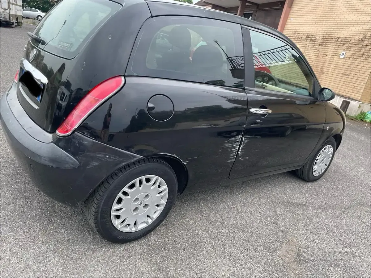 Usata Lancia Ypsilon 95 CV (69 kW) 2006 Nero Utilitaria