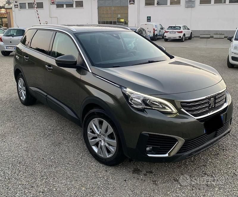 Usata Peugeot 5008 120 CV (88 kW) 2018 Grigio Berlina
