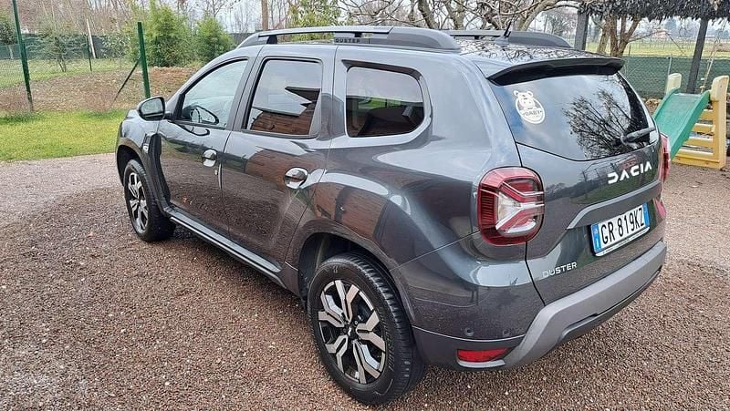 Usata Dacia Duster Journey 101 CV (74 kW) 2024 Grigio SUV