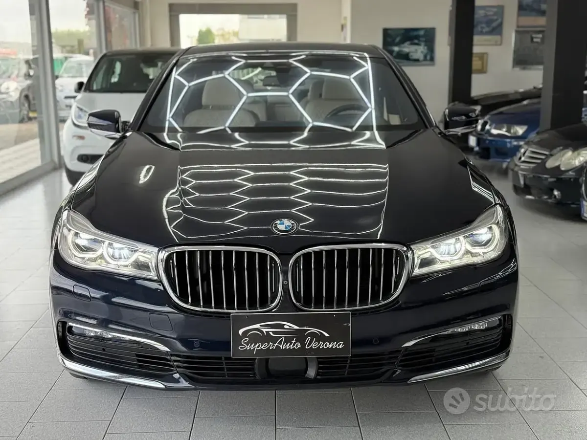 Usata BMW 730 Comfort Edition 265 CV (194 kW) 2018 Bluazzurro Berlina