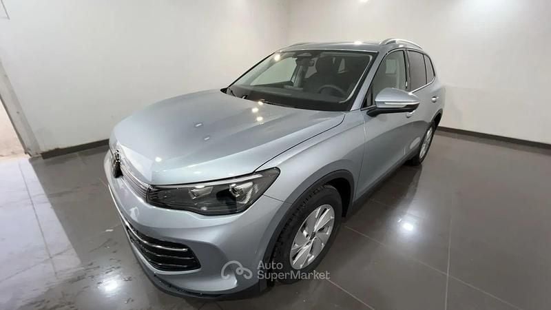Nuova VW Tiguan Edition 131 CV (96 kW) 2026 Argento SUV