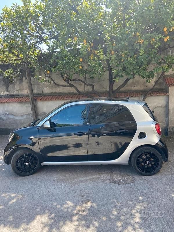 Usata Smart ForFour 71 CV (52 kW) 2016 Utilitaria