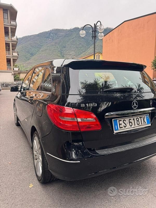 Usata Mercedes B180 109 CV (80 kW) 2014 Nero Monovolume
