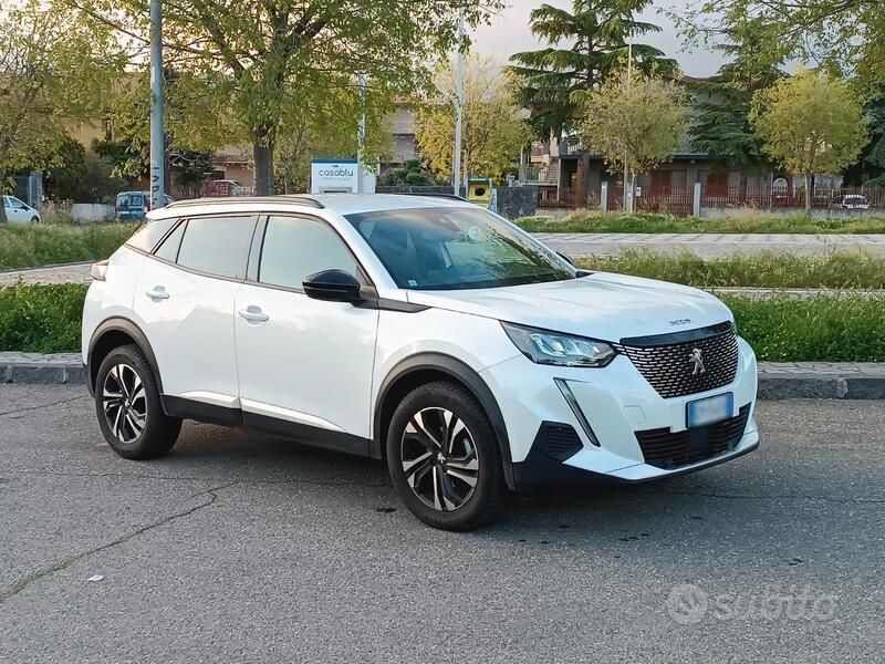 Usata 2023 Peugeot 2008 SUV | 20.500 € (Buon prezzo) - Immagine 1/4