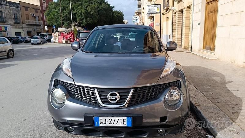 Usata Nissan Juke 110 CV (80 kW) 2014 Grigio SUV