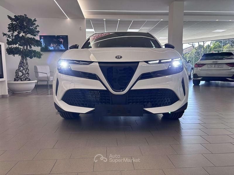 Nuova Alfa Romeo Junior Edizione Speciale 136 CV (100 kW) 2025 Bianco SUV