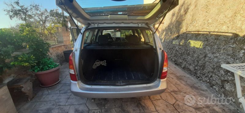 Usata 2002 Opel Astra Station wagon | 1500 € (Cara) - Immagine 1/4