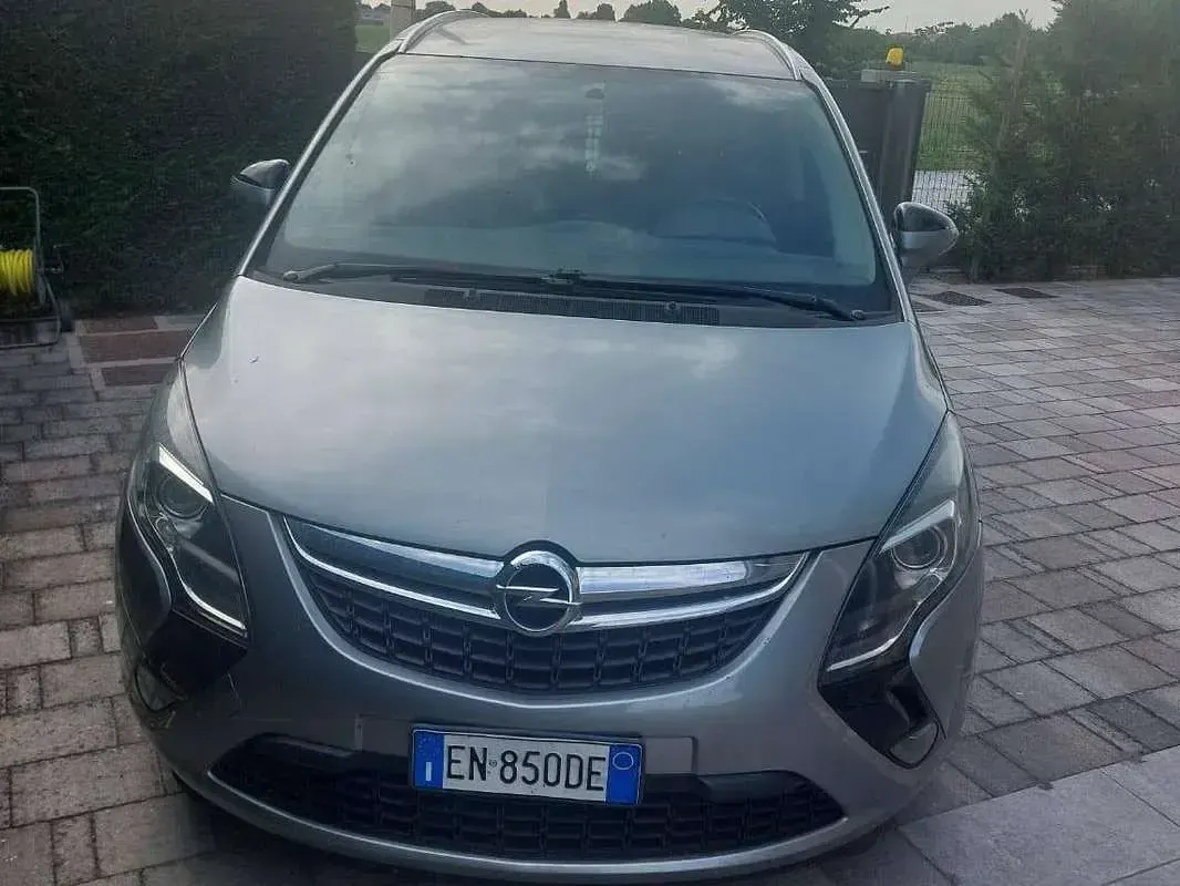 Usata Opel Zafira Tourer Cosmo 110 CV (80 kW) 2012 Monovolume