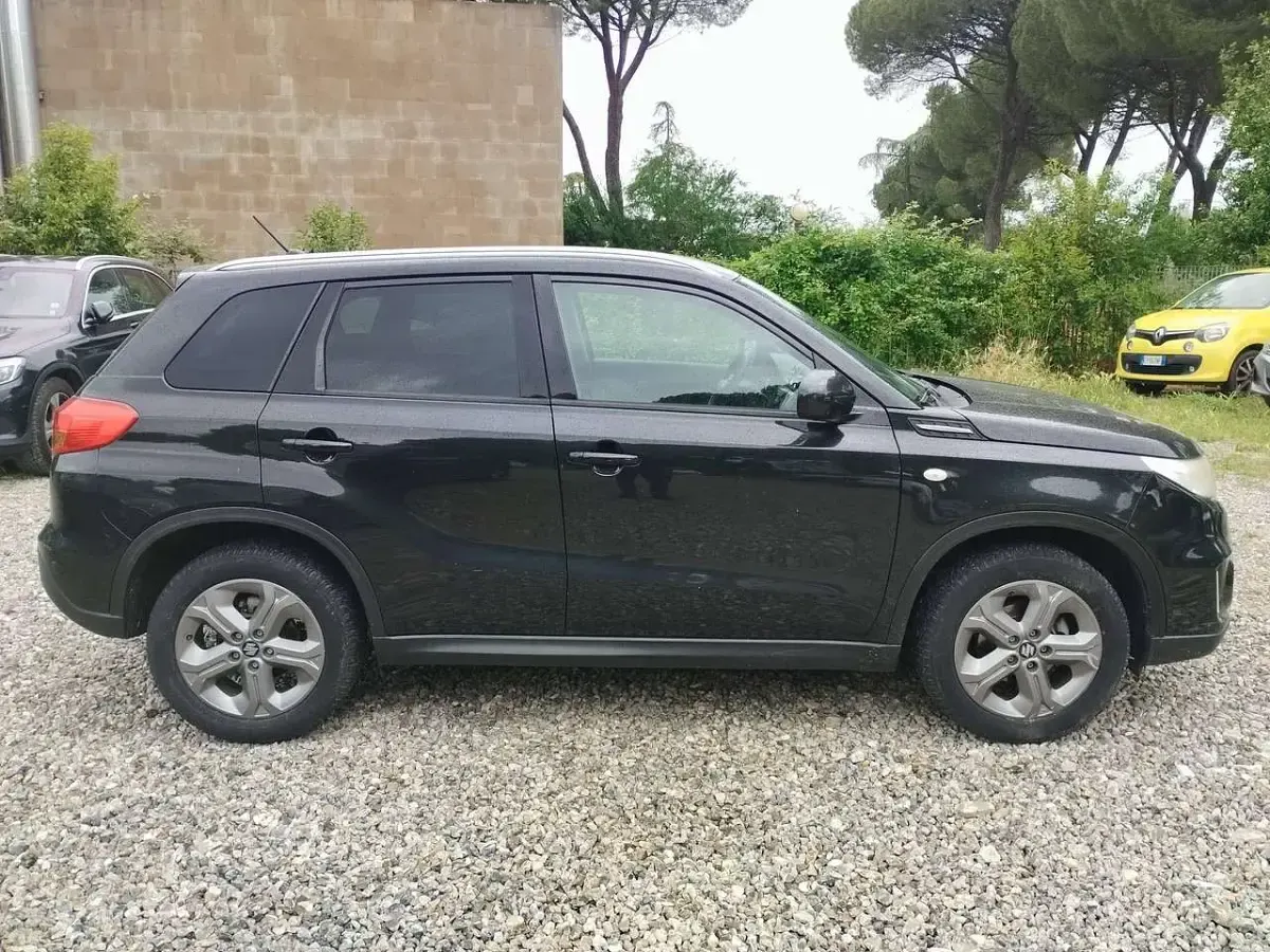 Usata Suzuki Vitara 120 CV (88 kW) 2017 Nero SUV