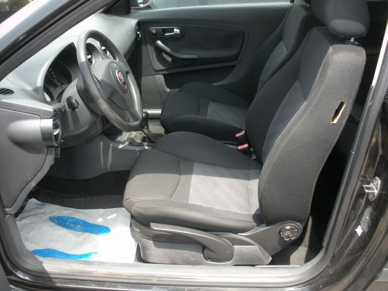 Usata Seat Ibiza 69 CV (50 kW) 2005 Nero Berlina