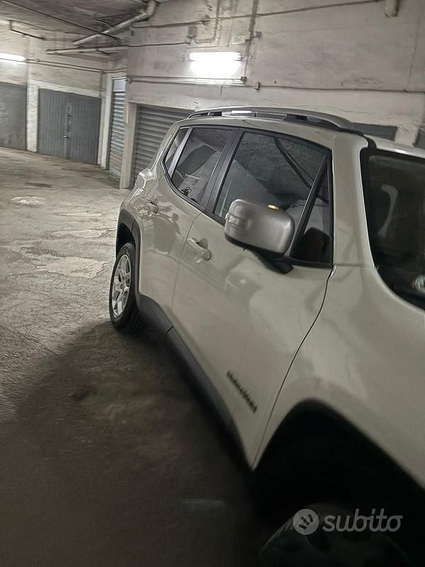 Verde Usata 2017 Jeep Renegade SUV | 13.500 € (Buon prezzo) - Immagine 1/4