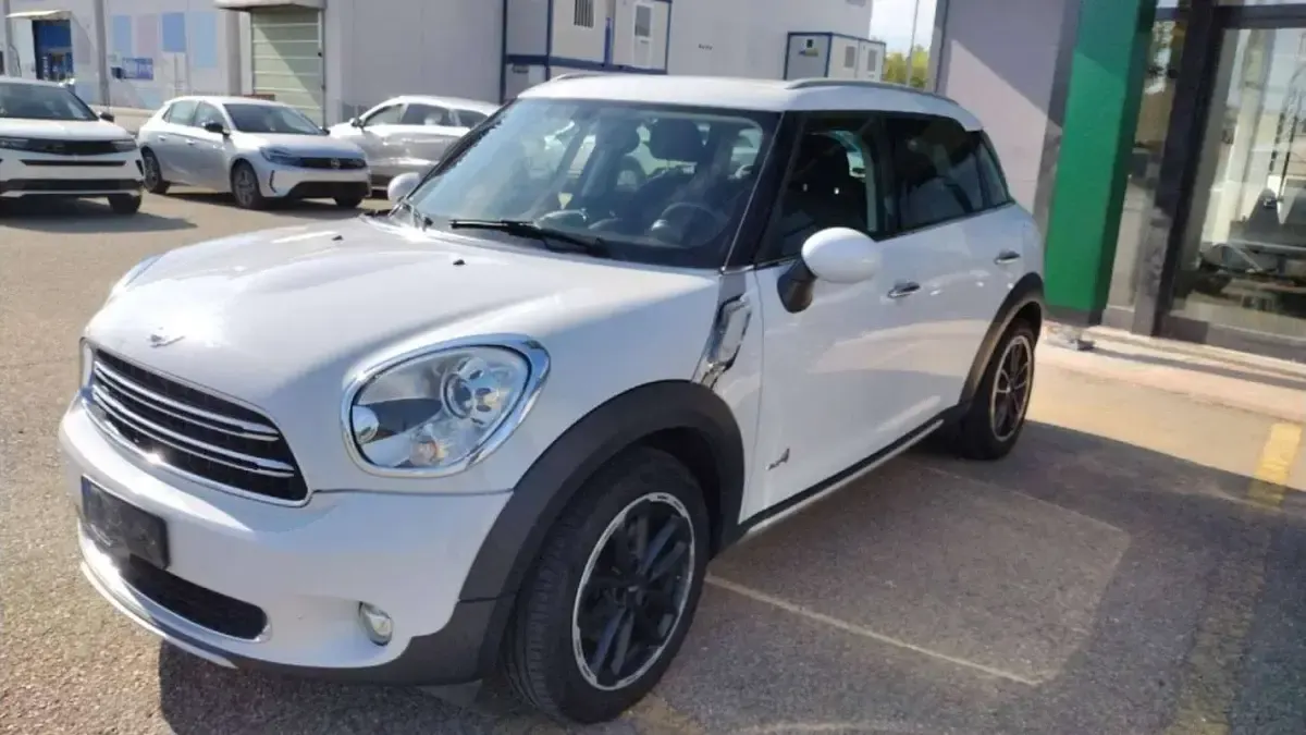 Usata Mini Cooper D 111 CV (81 kW) 2014 Bianco Utilitaria