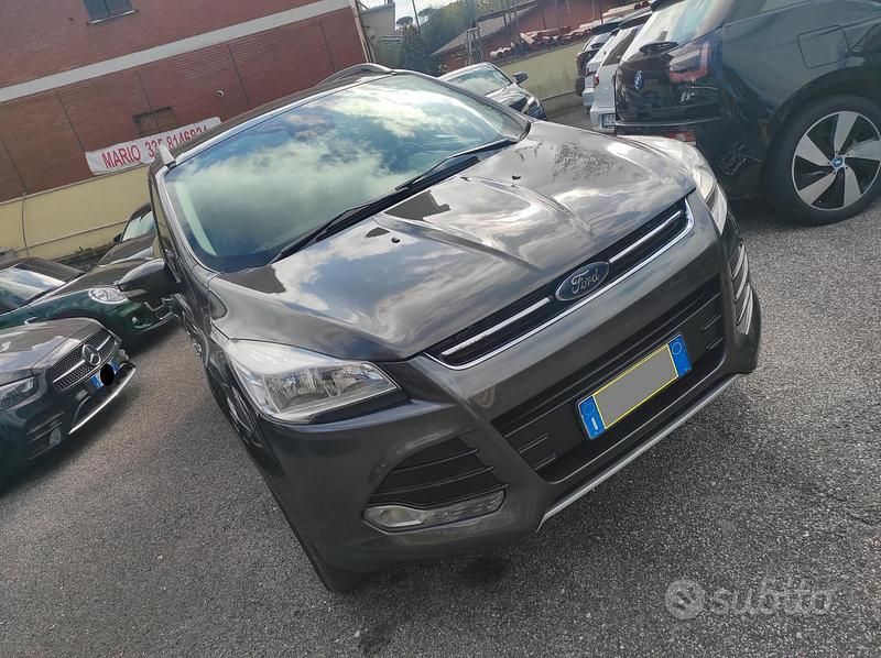 Usata Ford Kuga Titanium 150 CV (110 kW) 2016 Grigio SUV