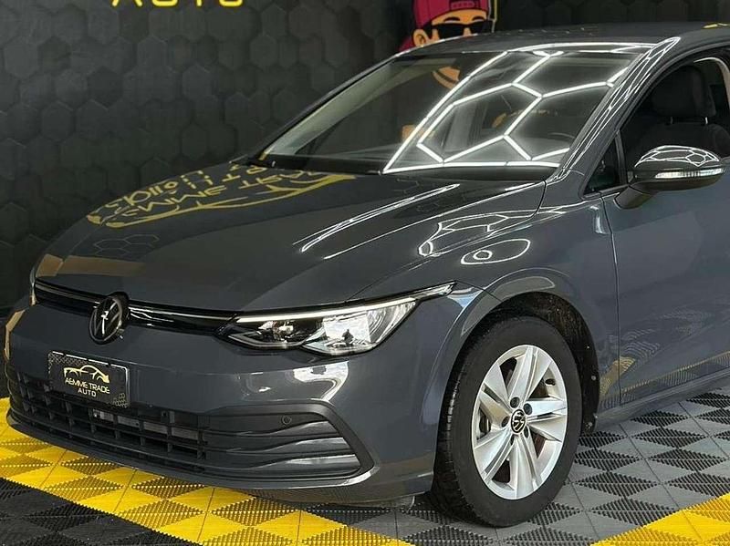 Usata VW Golf VIII Life 116 CV (85 kW) 2024 Grigio dolphin metallizzato Berlina