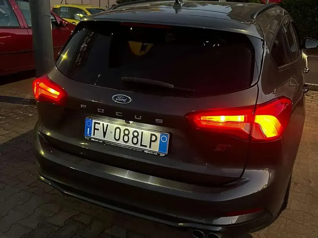 Usata Ford Focus ST-Line 125 CV (91 kW) 2019 Grigio Station wagon